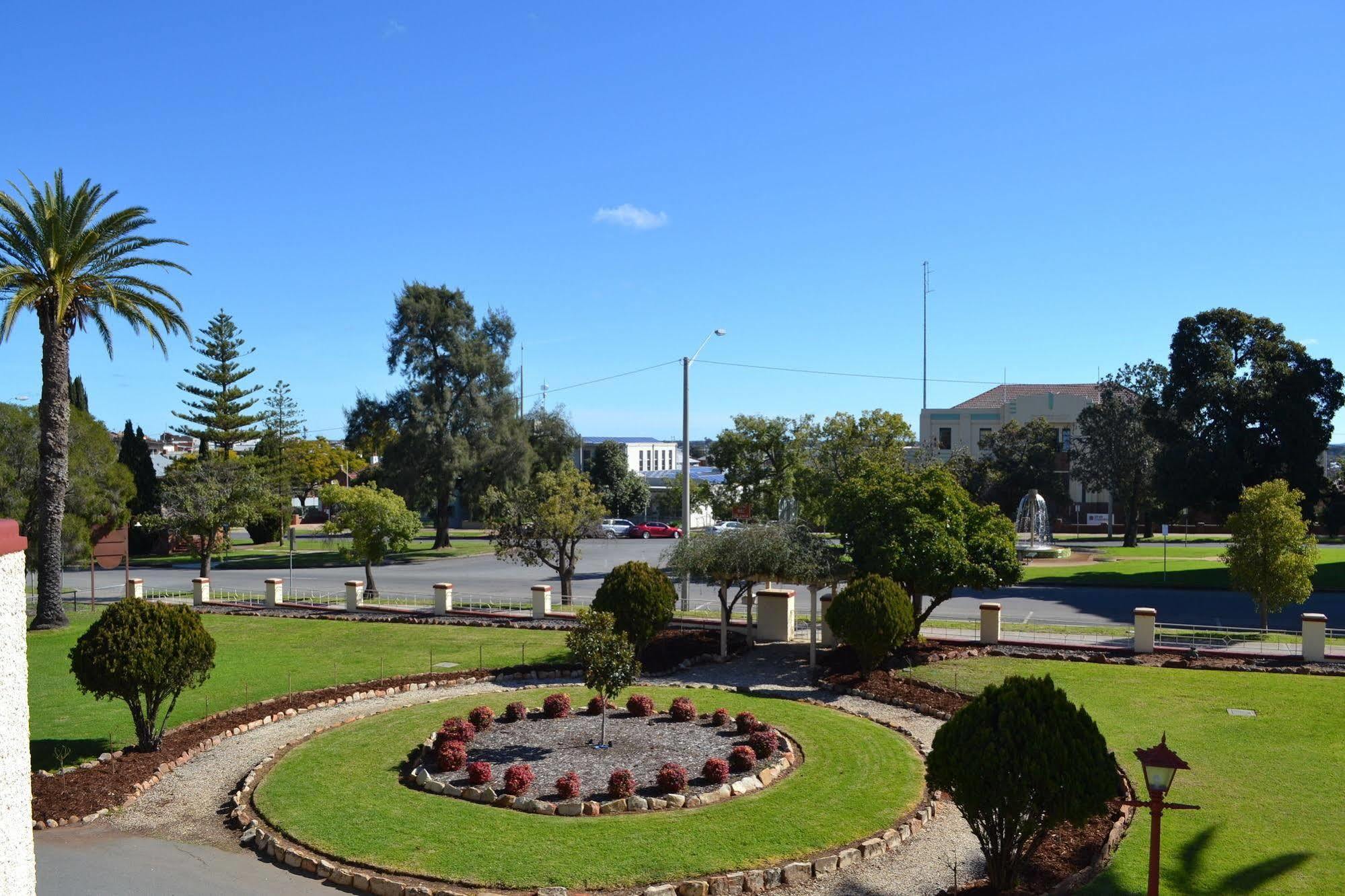 Hydro Hotel Leeton Esterno foto